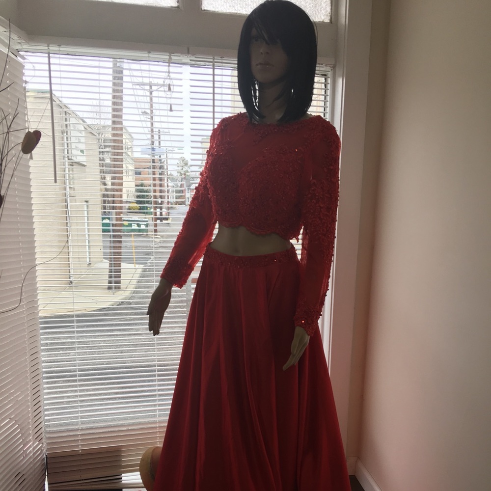 Red Dress @ardyns_garden